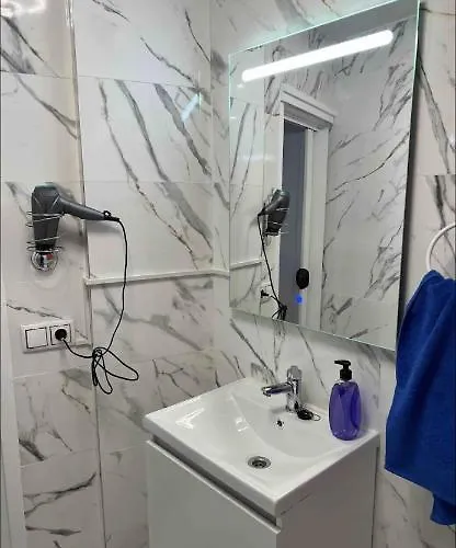 Encantador Apartamento Recien Reformado A Estrenar * 拉雷多